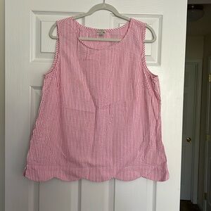 Talbots pink and white seersucker sleeveless top w/ scalloped edging sz large.
